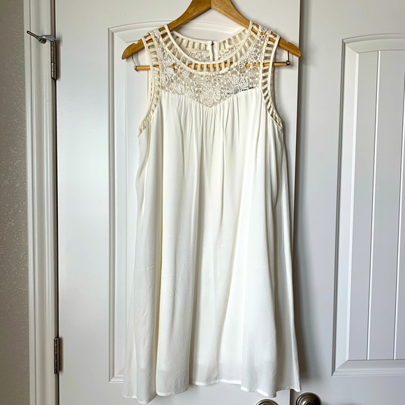 White Dress with Ivory Crochet Neckline - Picture 1 of 5